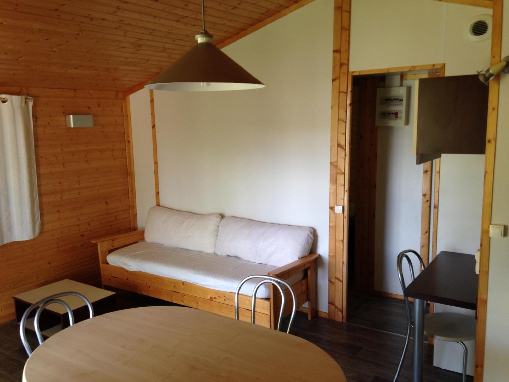 Cottages Du Lac De Miel Beynat Ruang foto