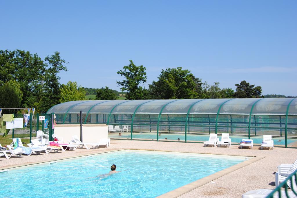 Cottages Du Lac De Miel Beynat Bagian luar foto